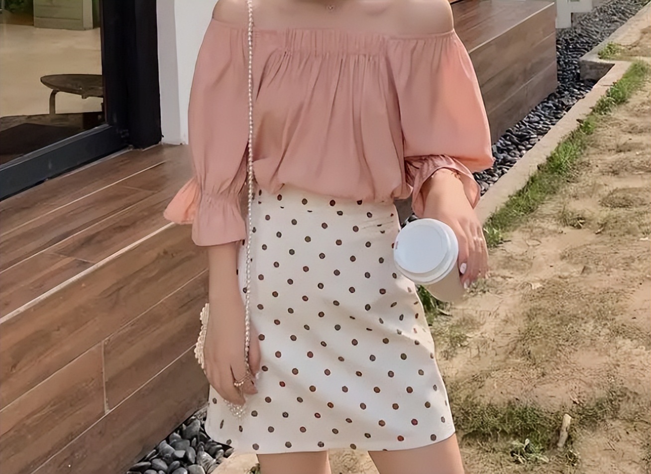 如何打扮自己又年轻又时尚,如何打扮自己才能吸引男性