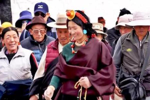 美国小妞游中国,美国恬妞游中国