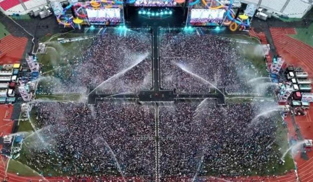 鸟叔演唱会发生事故视角,鸟叔的舞台事故