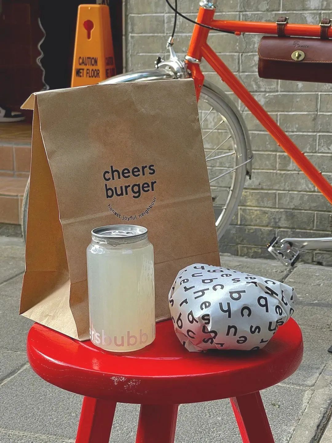 公路商店、露营咖啡...为什么这些新商业都在“去商业化”?