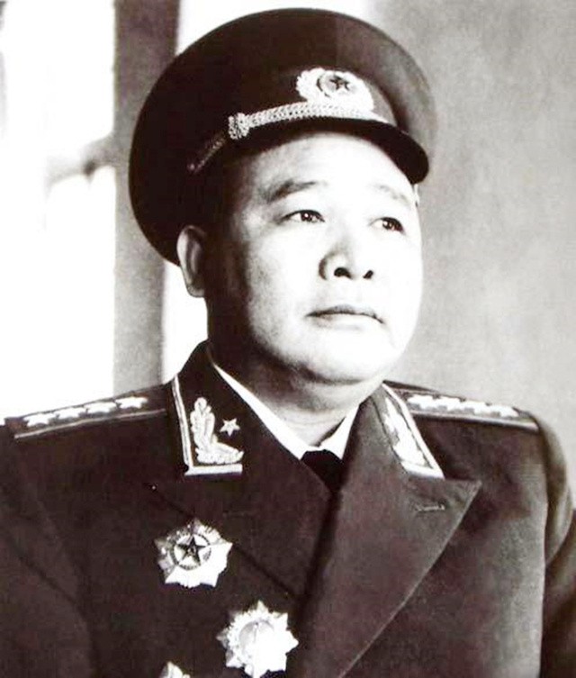 69年九大名单出炉，毛主席发怒：怎么没他？此人痛哭：主席记得我