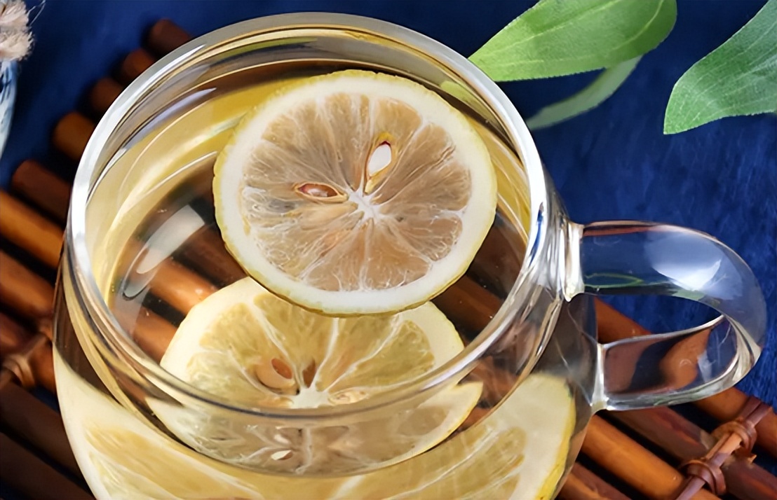 夏天炎热雨水多，建议：应季而饮“3黄2红”，清补解暑受益多