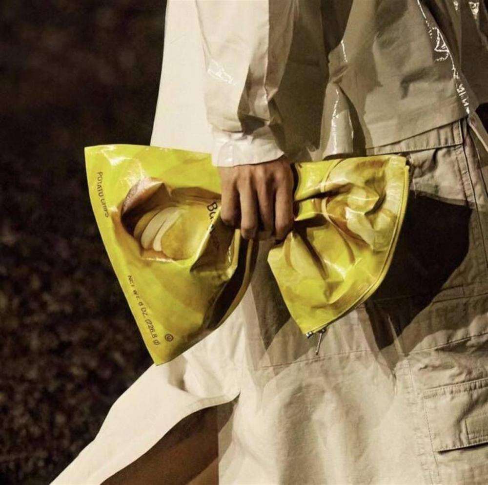 乐事薯片巴黎世家,巴黎世家万元薯片包