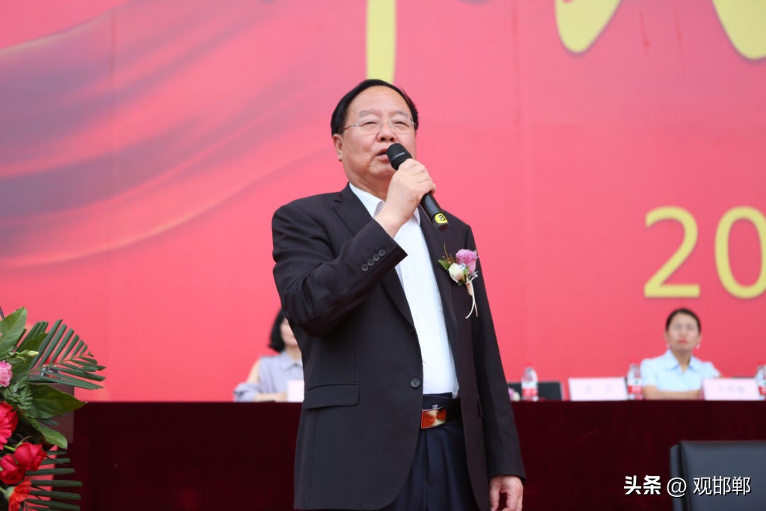 以爱之名育心成长主题活动,成人礼仪式学校举办