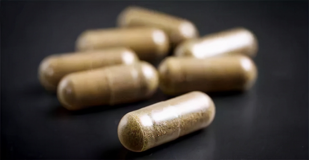 美国养殖牛为什么在牛身上开个洞,美国人养牛在牛肚子里开个大洞