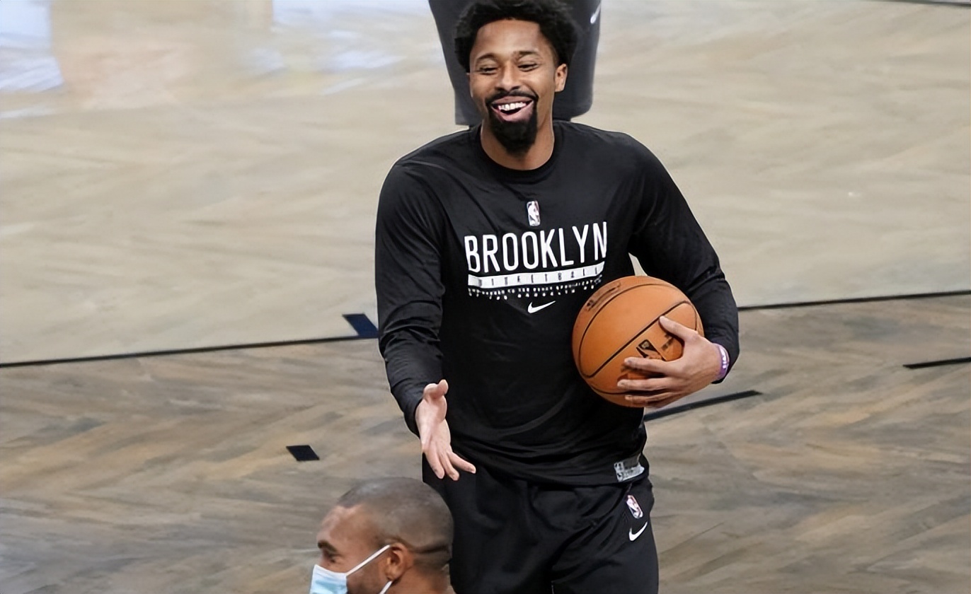 欧文复出篮网3巨头合砍79分,欧文重返布鲁克林21分