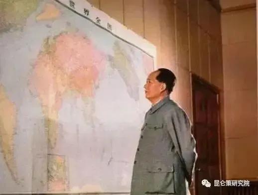 毛*东泽**说欧洲：“他们的地理位置没有东方国家好。”