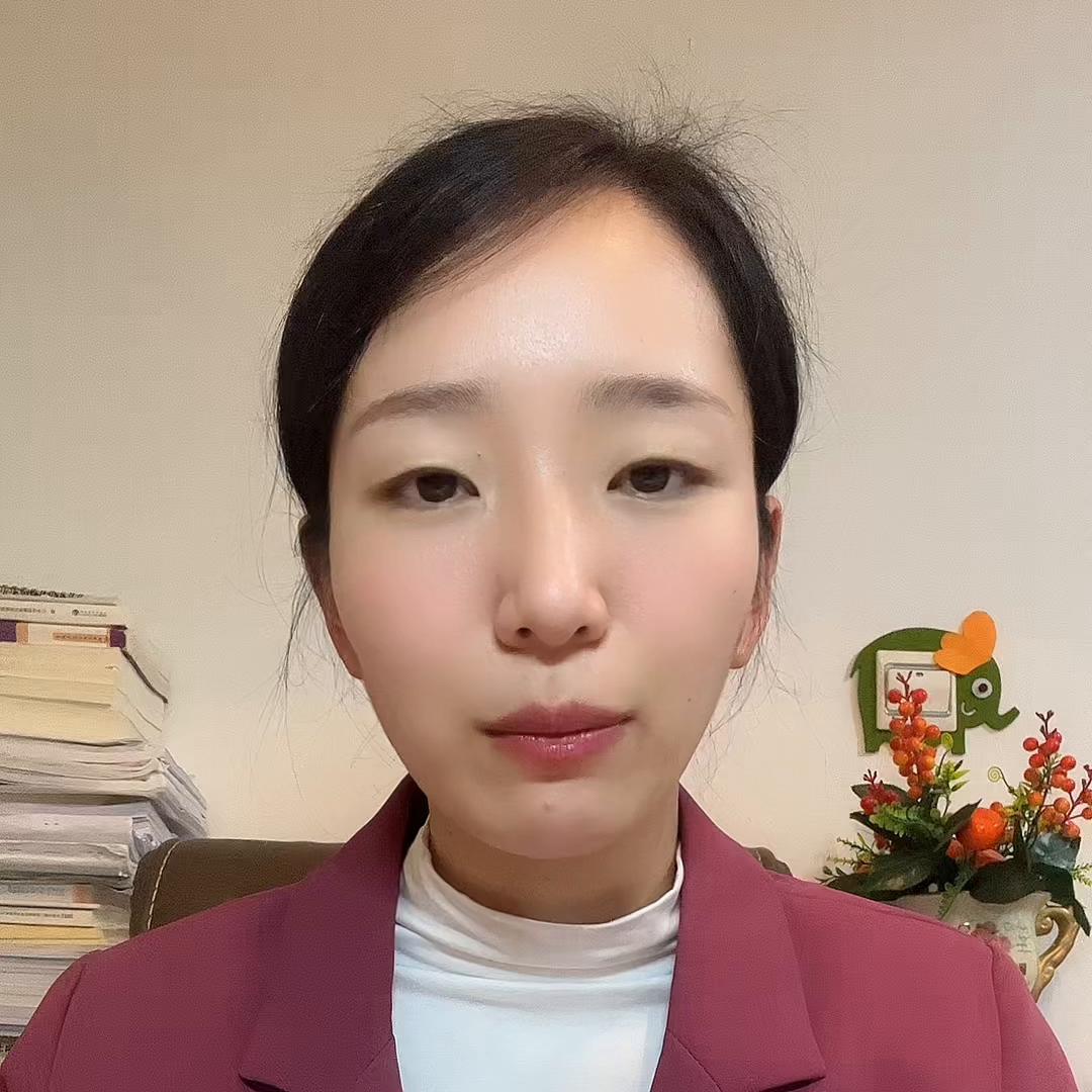 职工社保与居民社保两者之间到底是怎么转的呢？我们应该注...