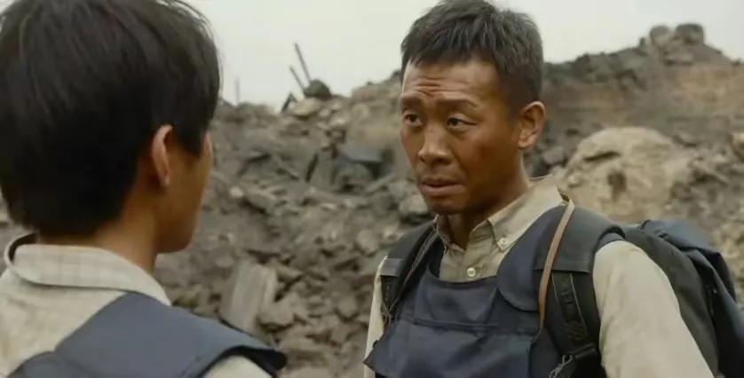 《万里归途》没有武功高强的特种兵，只有信念坚定的外交官