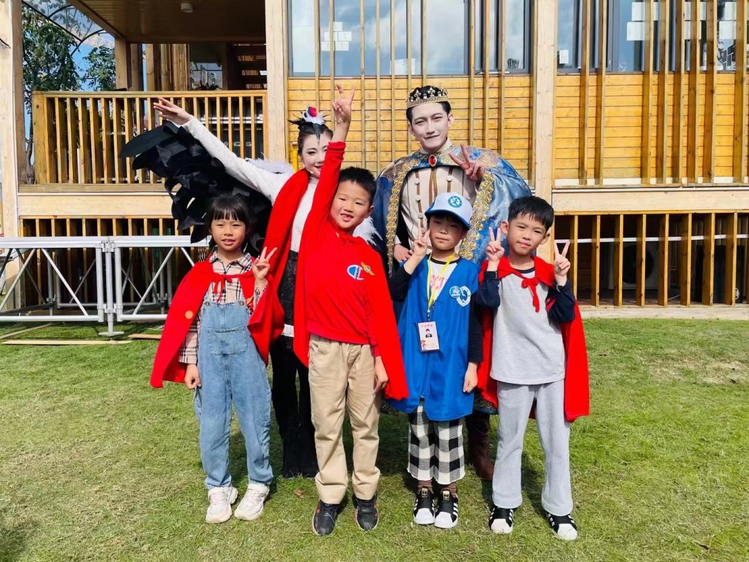 参与沉浸式互动亲子剧《快乐王子》