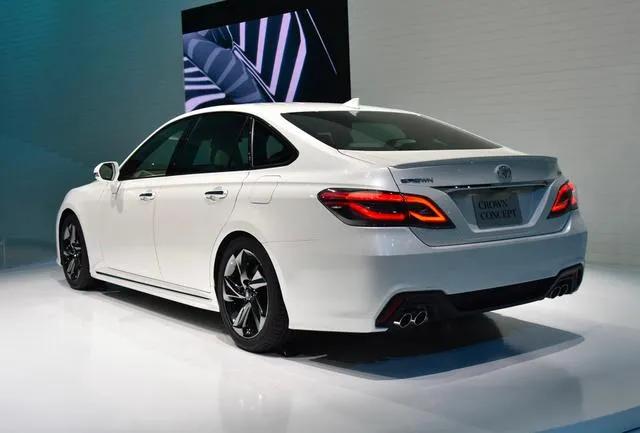 大众辉昂旗舰型提车,大众辉昂和丰田皇冠该怎么选