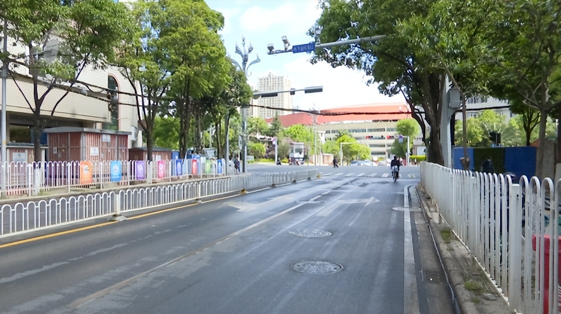 龙泉路封路,龙泉山封路官方解释