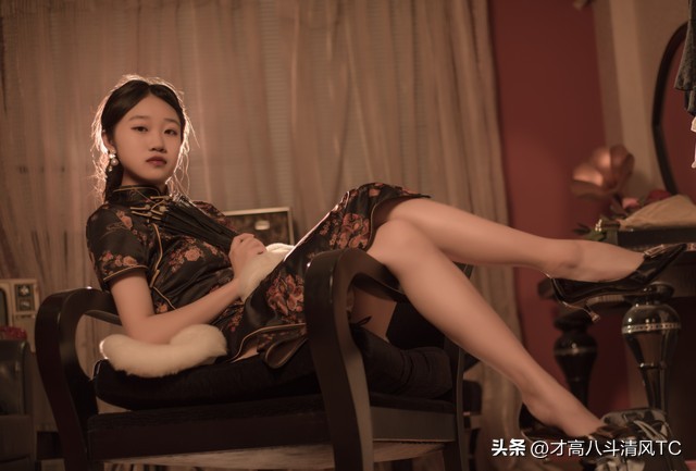 网店售三寸金莲缠足袜299一双,网售三寸金莲缠足袜引发舆论批评