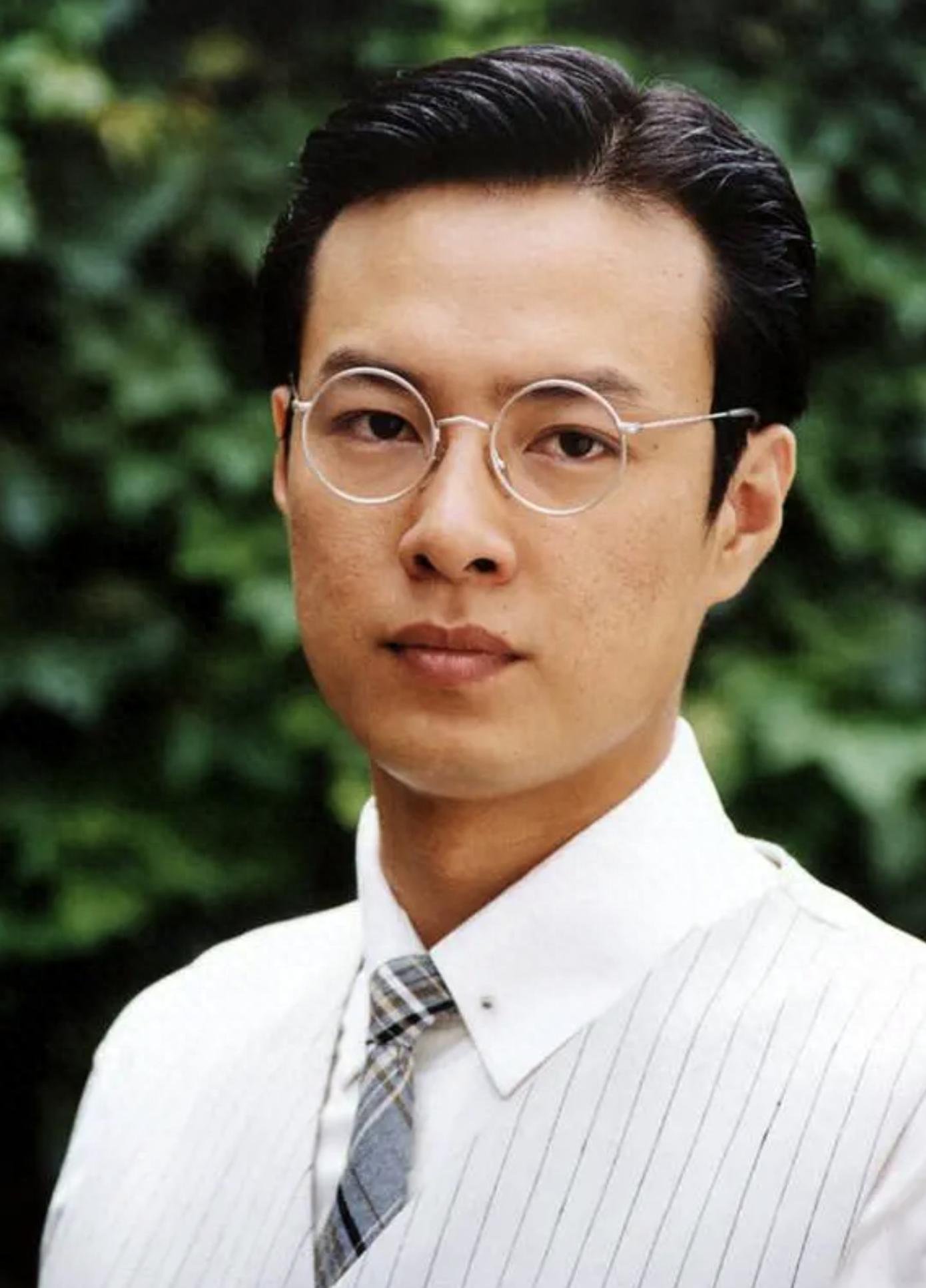 因穷被老婆嫌弃一怒之下继承家族,因为穷被女友抛弃逆袭