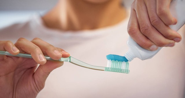 你和家人平时都是怎么清洁养护牙齿的？有个好习惯真的可以省很多