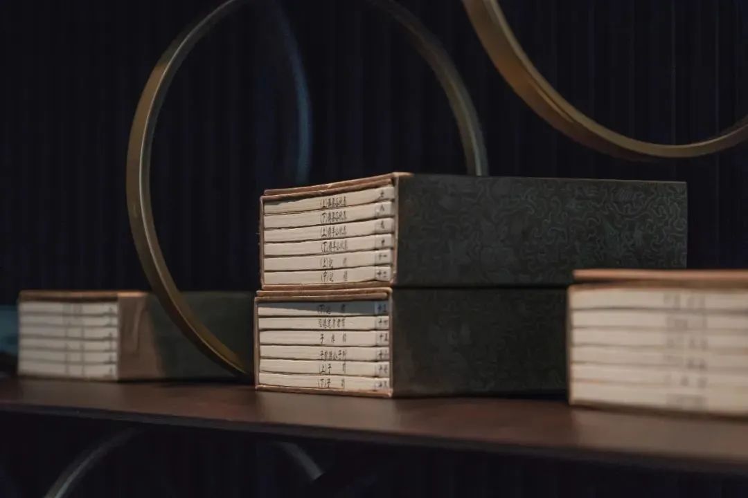 2200m²大宅风范时尚高级黑白配，德国进口复合地板通铺永恒的经典