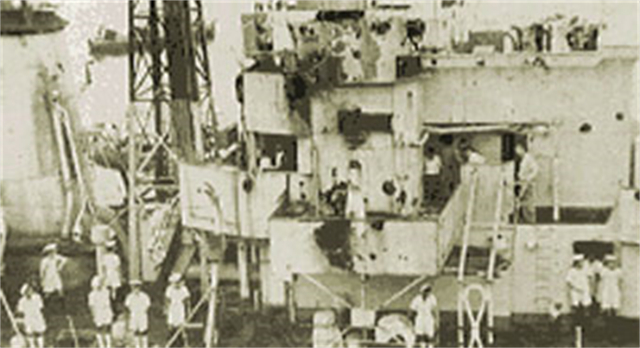 1949年，英舰闯入战区，毛*东泽**回复4*级A**急令：妨碍渡江，均可轰击