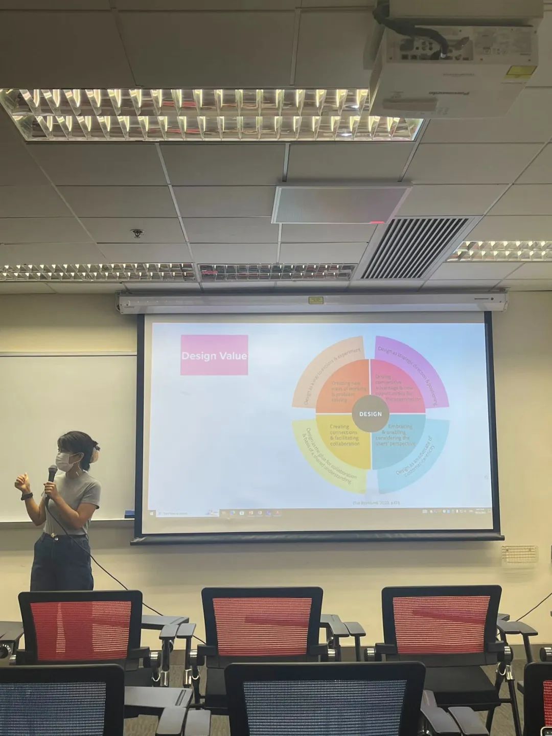 女生初中辍学打工到香港读博,从小辍学后去香港读博