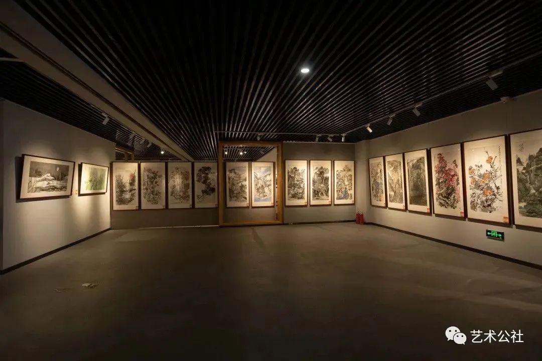 “与时代同行—中国书画名家走进榆阳学术邀请展”在陕西榆林开幕