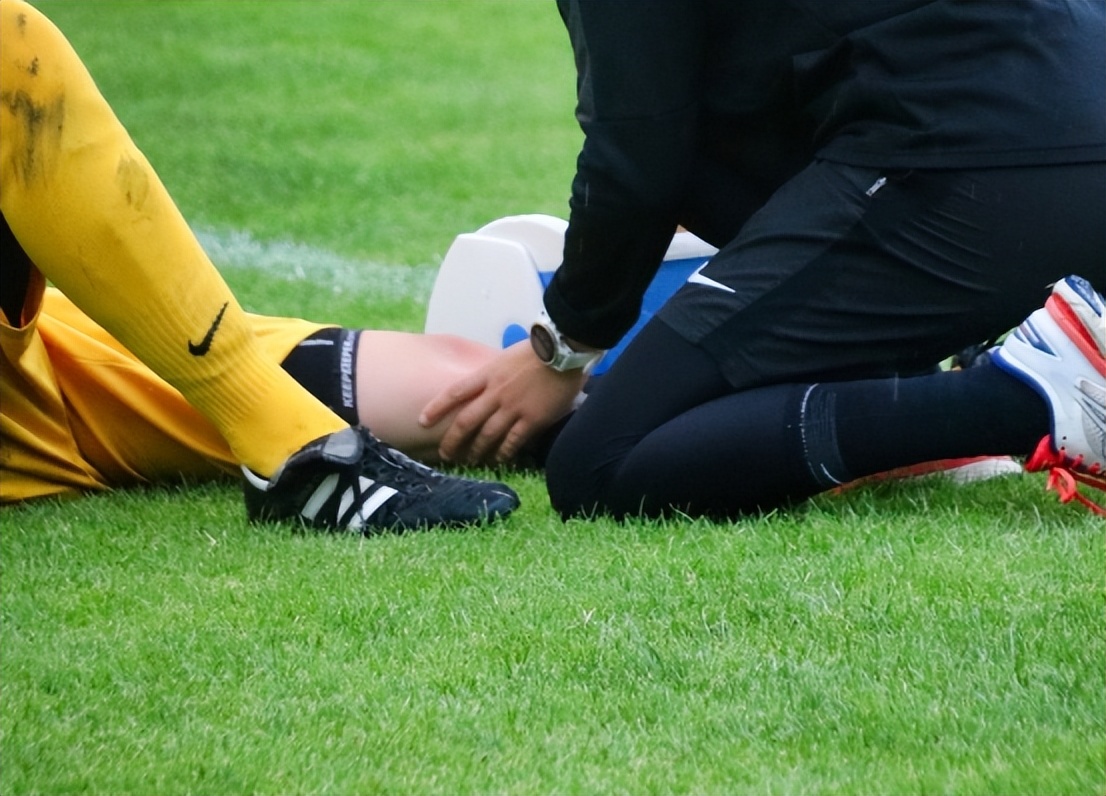 膝盖滑膜炎好治还是膝关节炎好治,膝关节炎为什么膝盖不疼