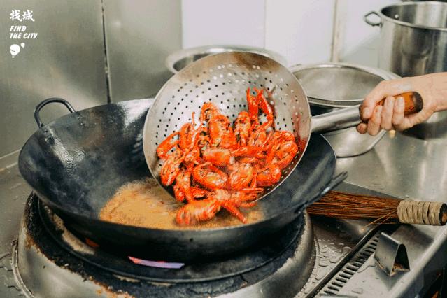 看完这些美食，我还是决定先守住绿码