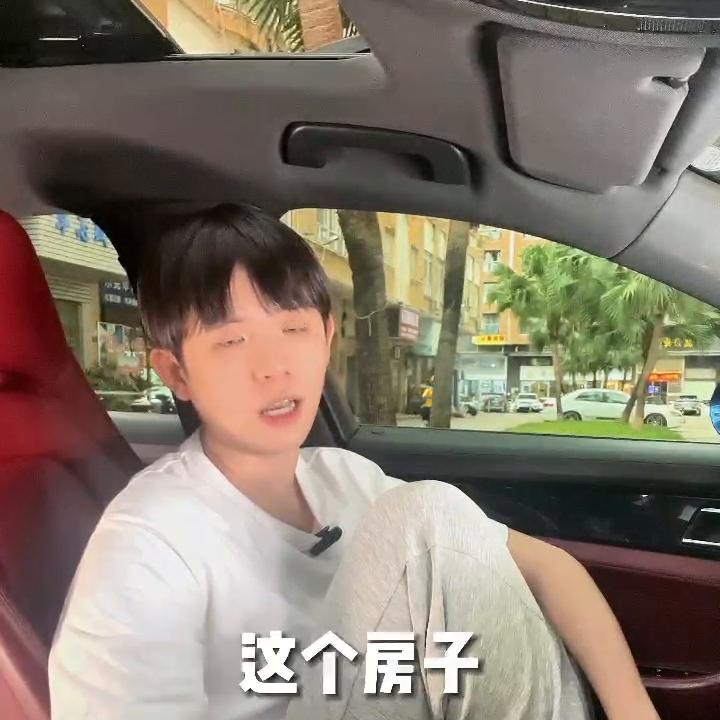 中介费就是一个保障,一座天桥,如果没有围栏,那是多危险...