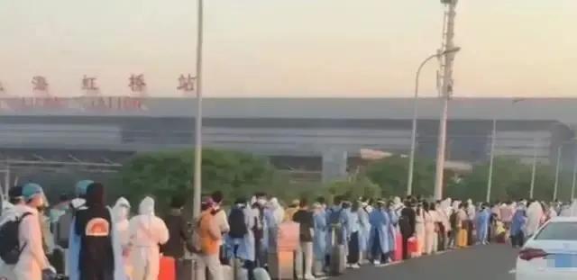 你会在吗你会一直在吗你会离开吗 (你离开了还会回去吗)