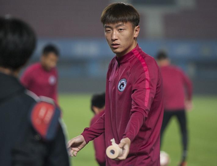 杨旭在日本踢球,杨旭踢野球