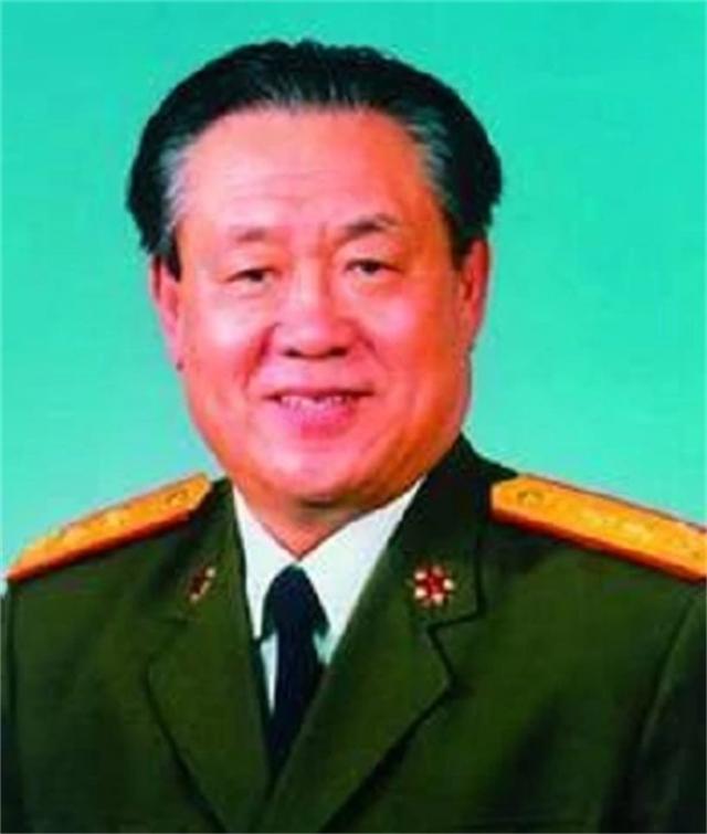 97年*小平邓**逝世前,指着电视中的自己,对医生问道:那个人是谁?