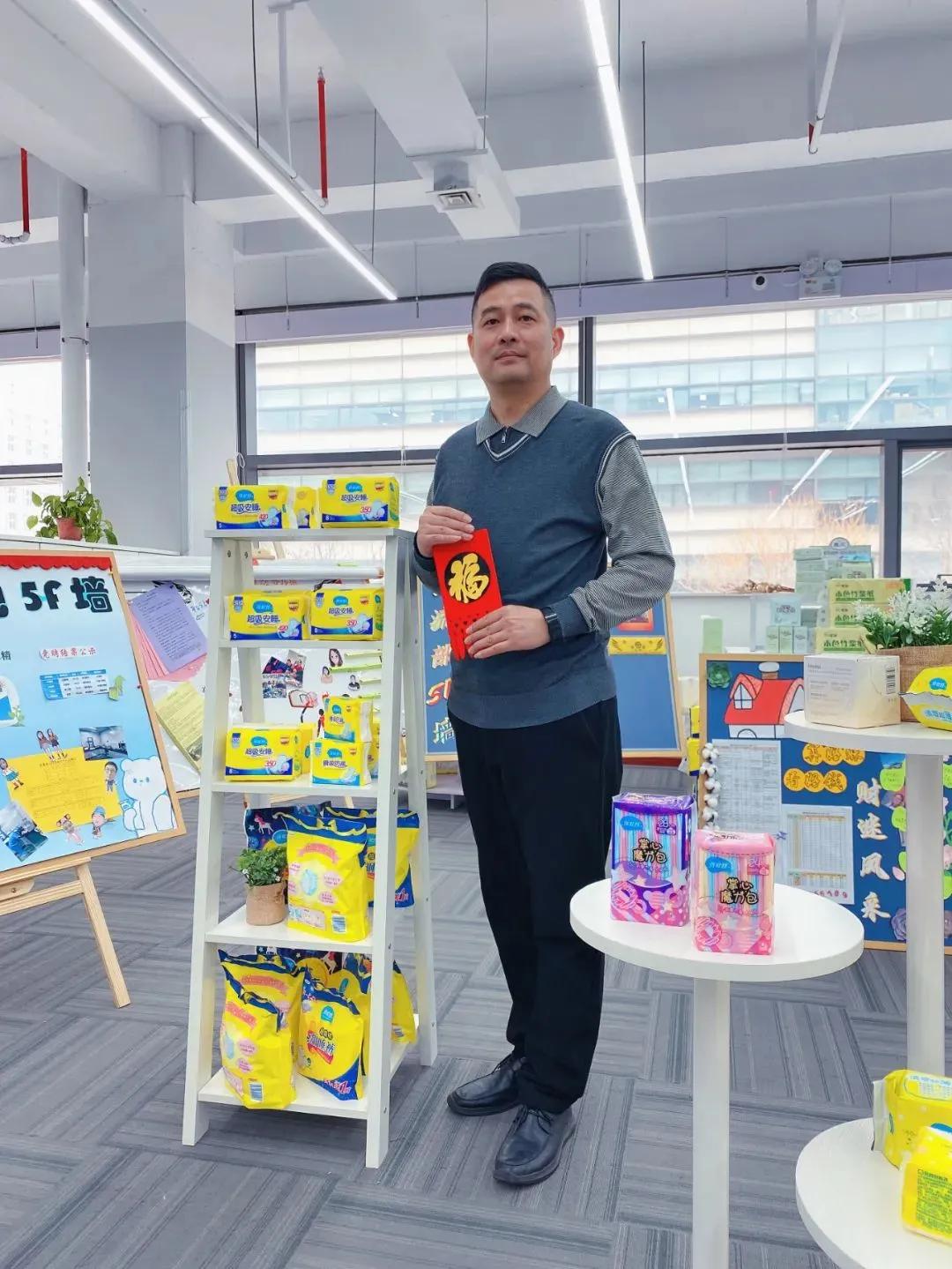 心中有光不惧远方,心中有光无惧路上风霜