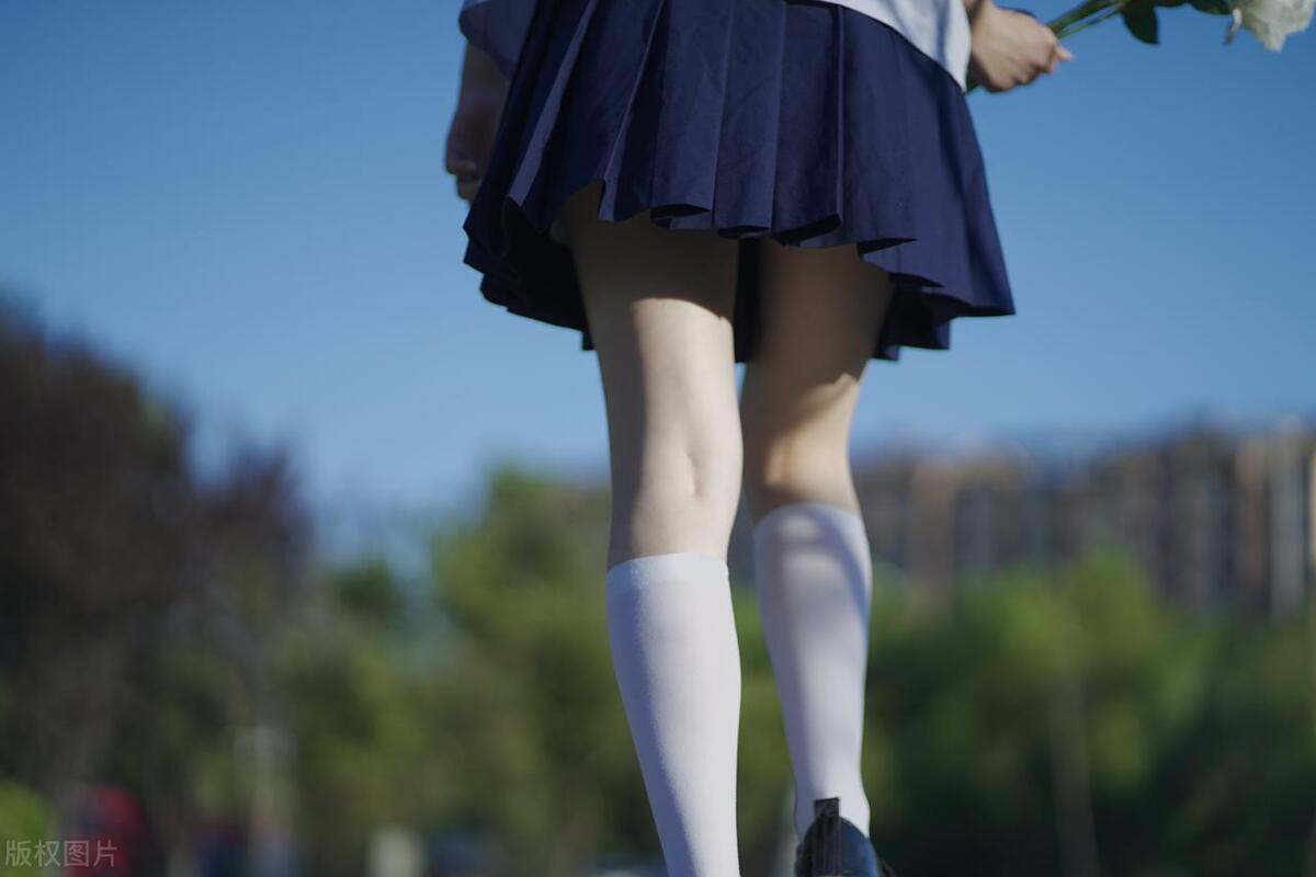 女朋友穿得太清凉咋办,女朋友穿太清凉出门应该怎么说