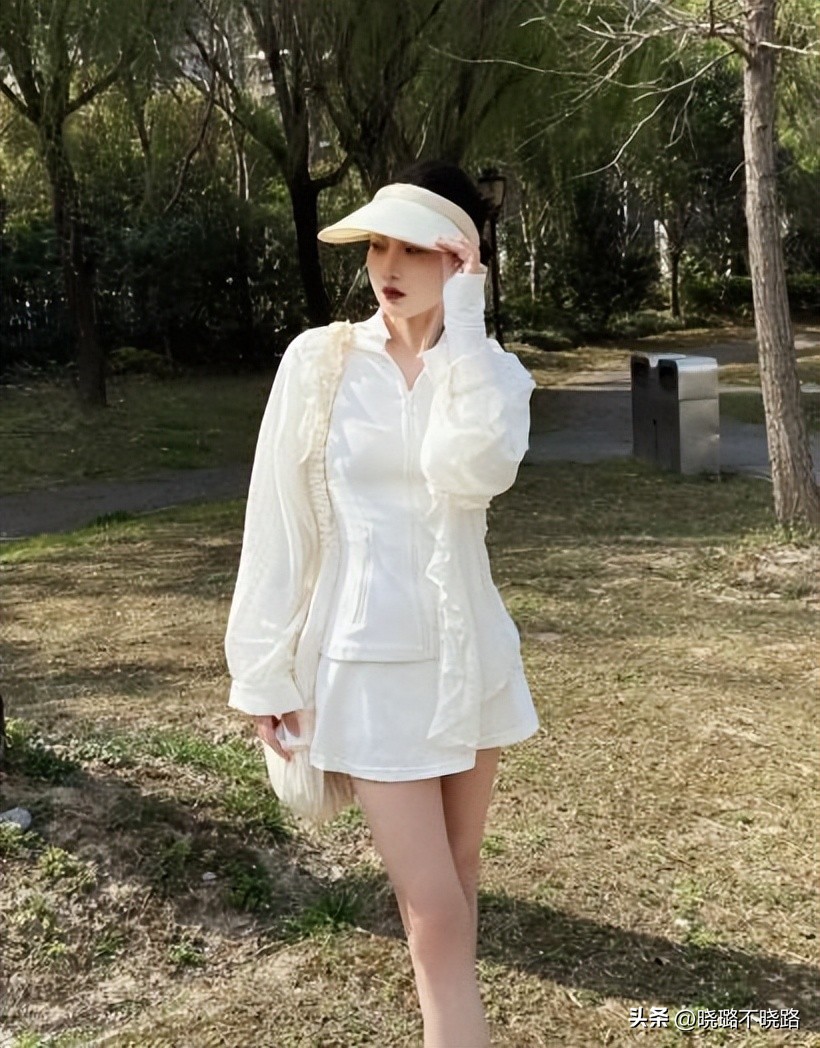 显瘦瑜伽服穿搭教程,瑜伽服套装短裙时尚最新款