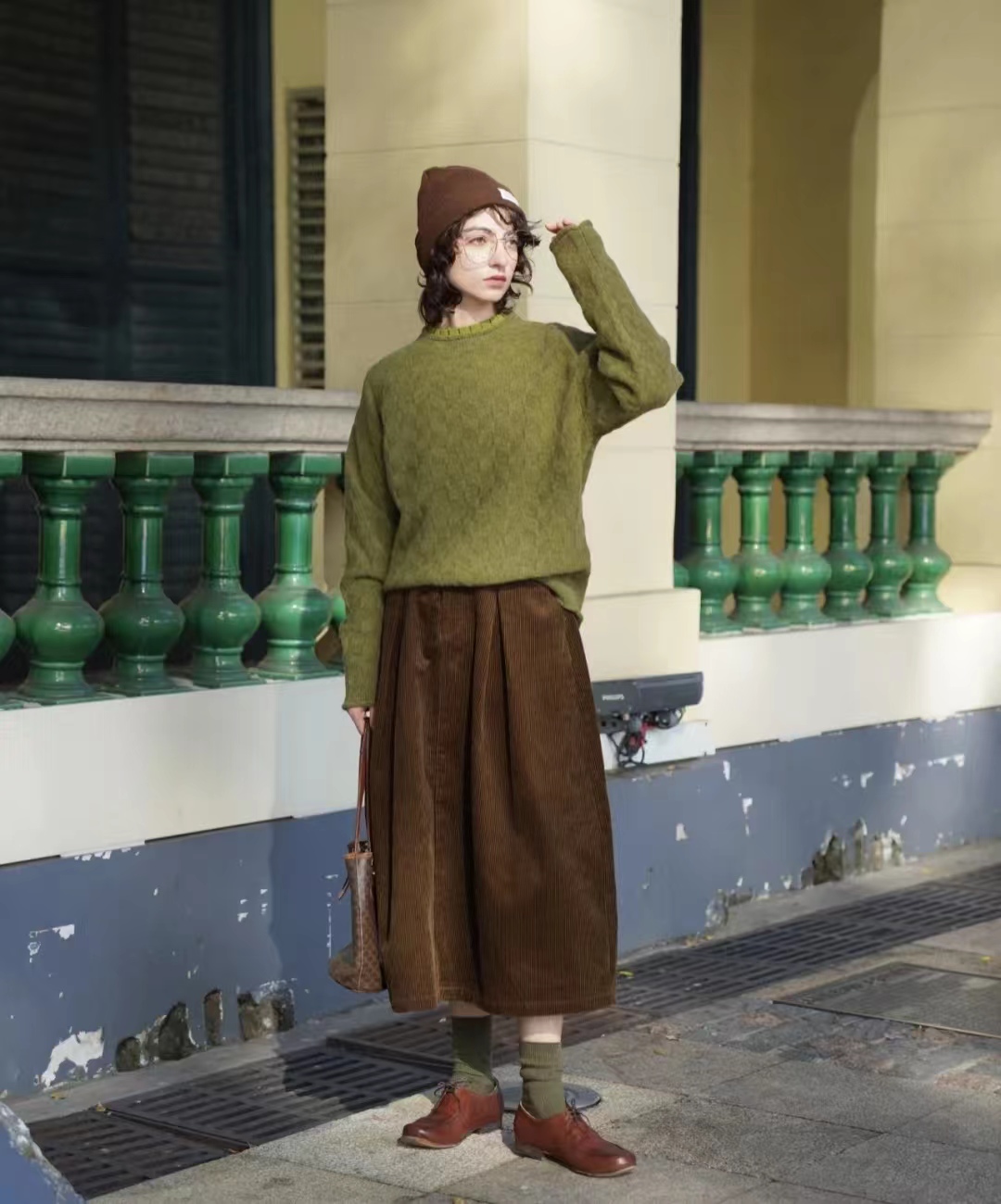 灯芯绒半身裙秋冬怎么搭配,灯芯绒碎花半身裙秋冬