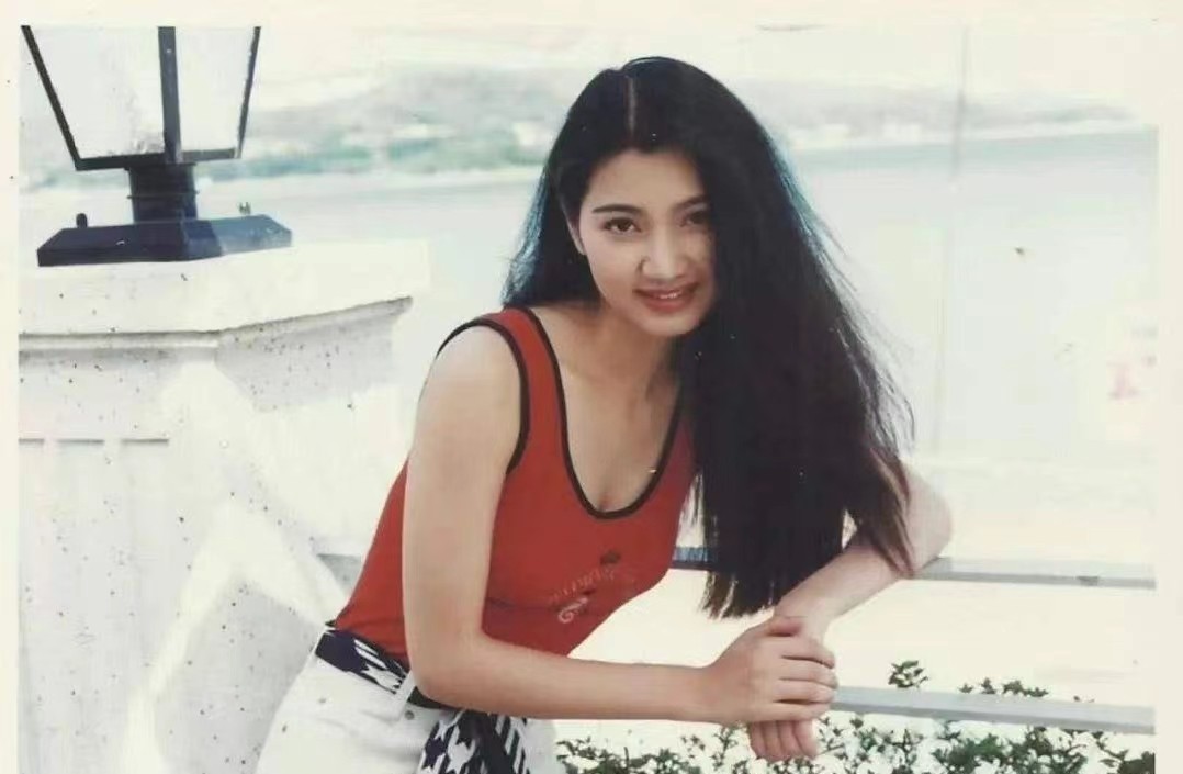 洪欣、毕滢张丹峰纠缠的5年丨三人资产大起底