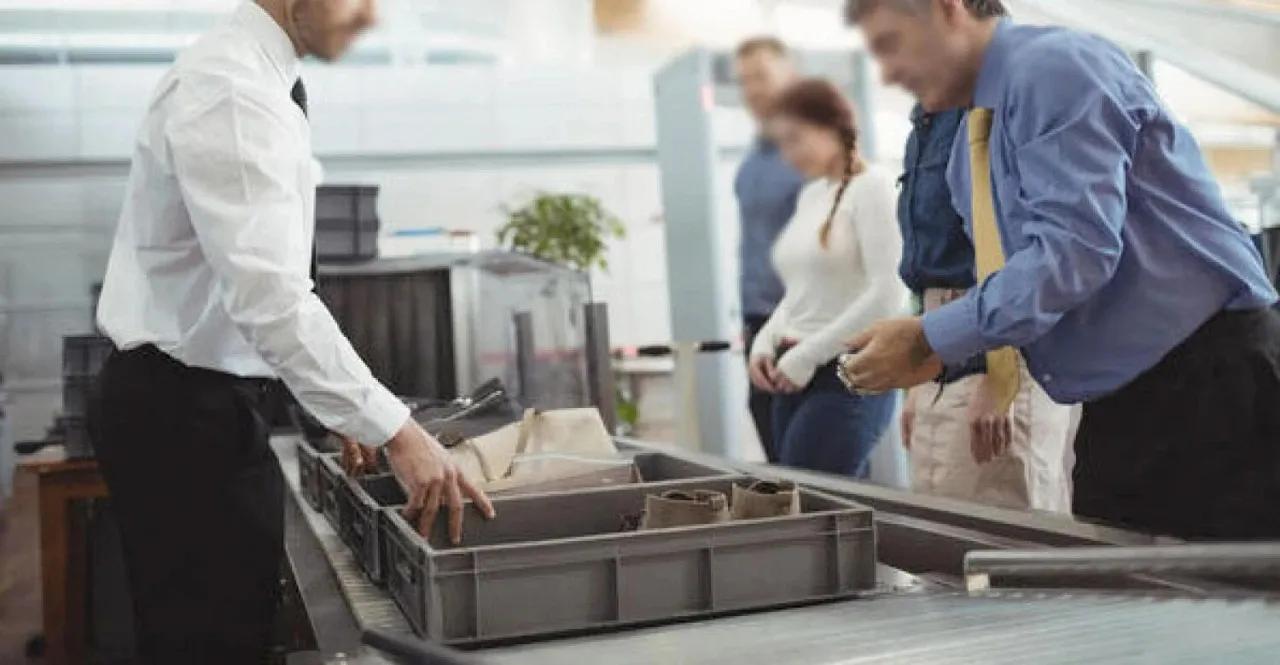 阿联酋乘客如何免费申报价值超过6万迪拉姆的现金、商品和珠宝！