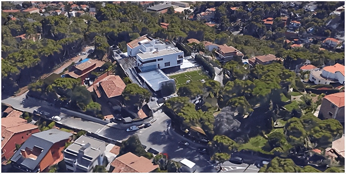 球王梅西的豪宅竟如此寒酸,大力神杯梅西夺冠视频