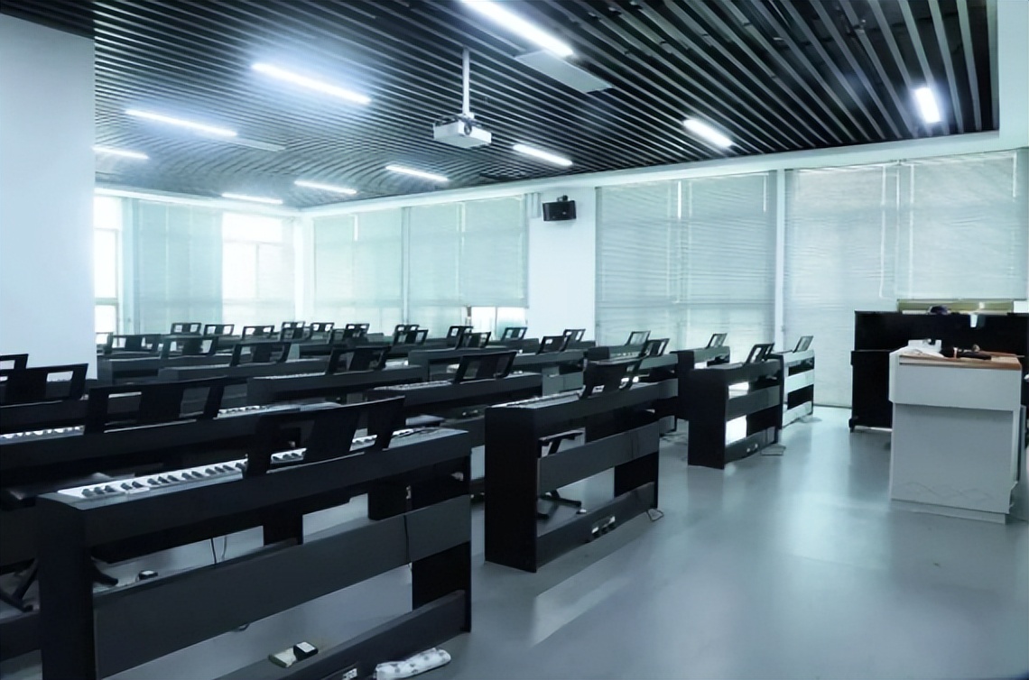 我与火爆全网的“ChatGPT”聊广州华立科技职业学院