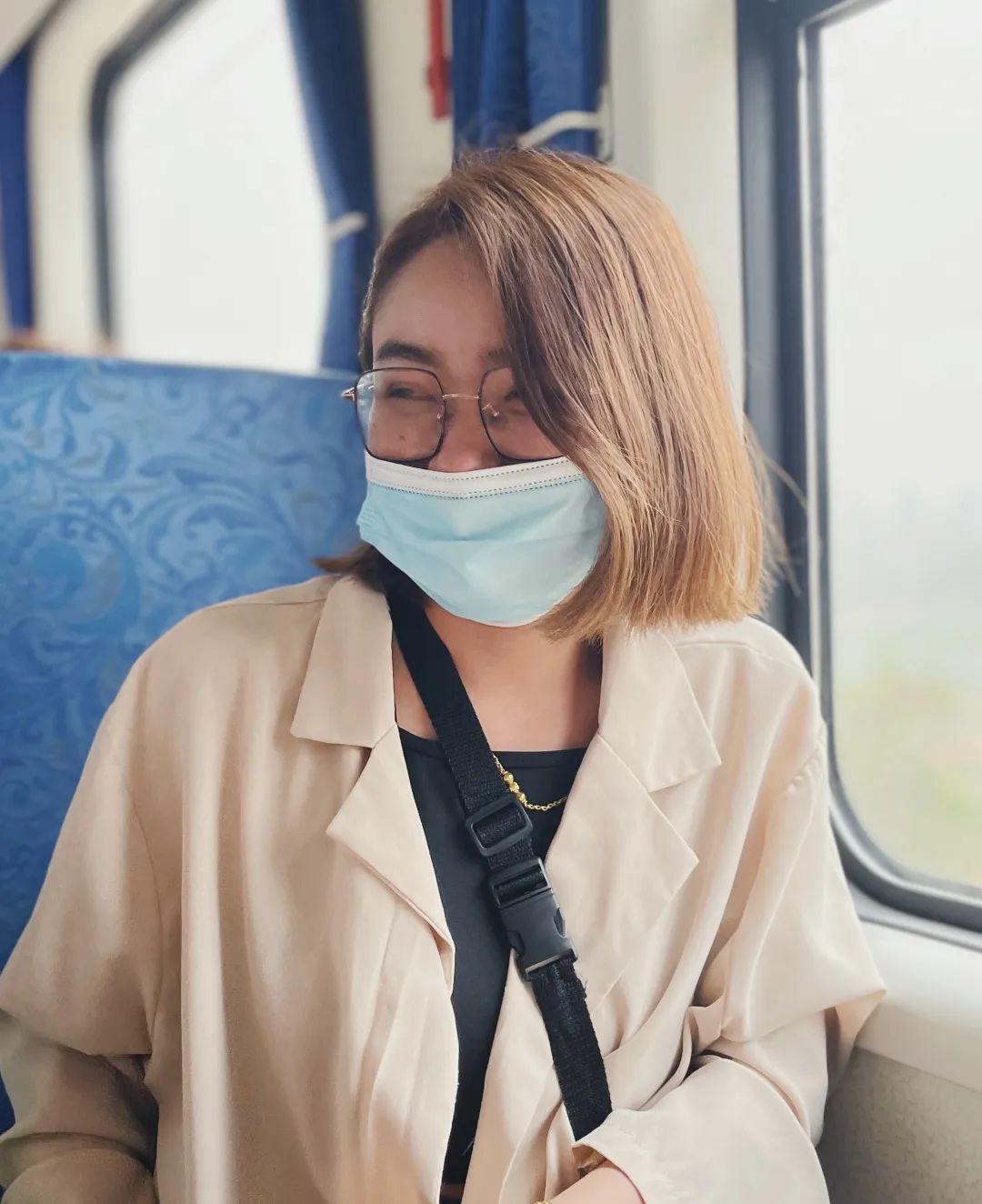 在老挝乘火车,在老挝看到动车