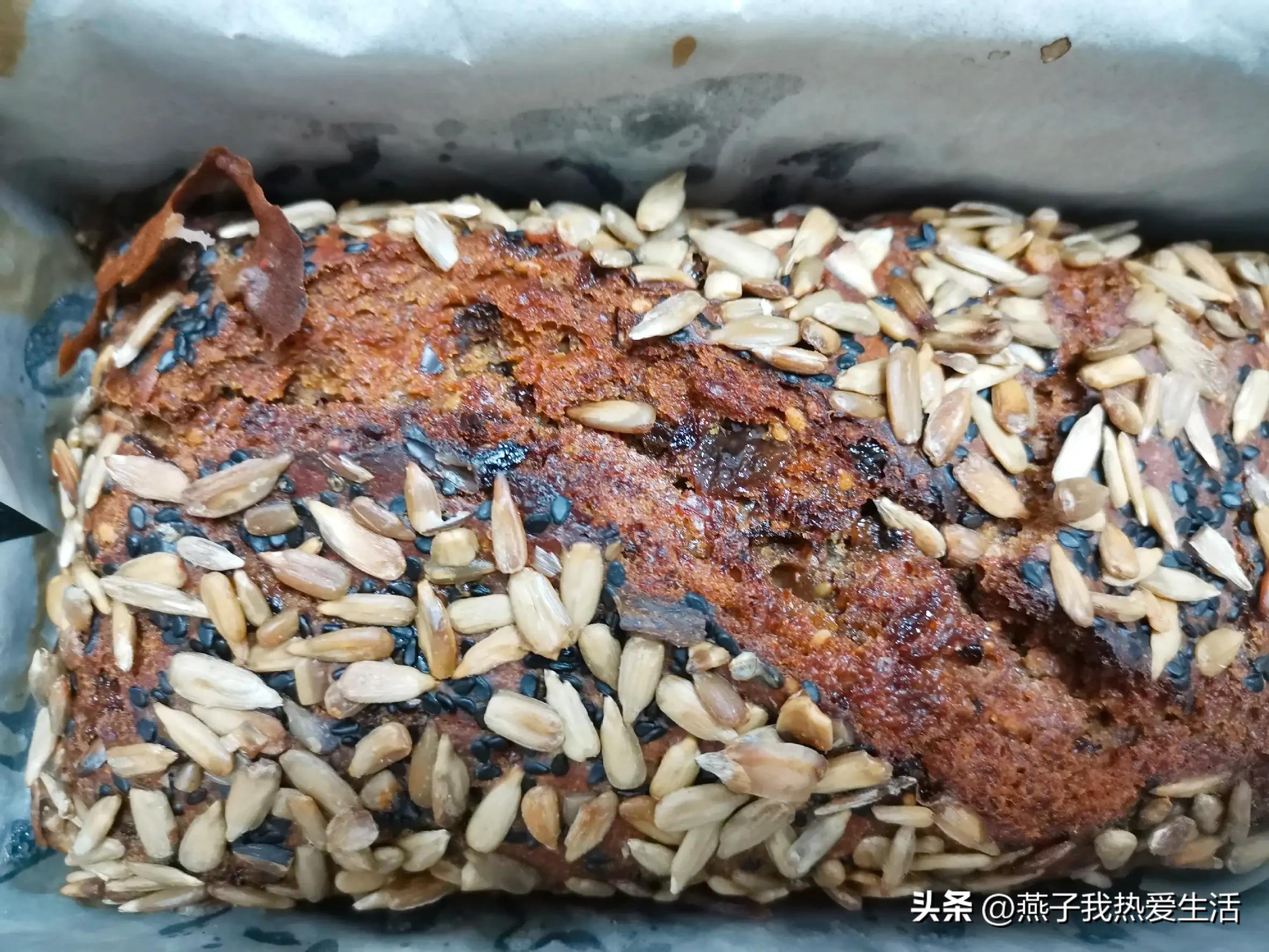 怎么做牛奶香蕉蛋糕不用淀粉面粉,自发面粉做香蕉蛋糕教程