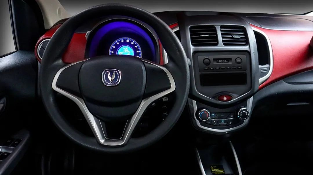 奇瑞qq冰淇淋低配版车主感受,纯电微型车新选择奇瑞qq冰淇淋