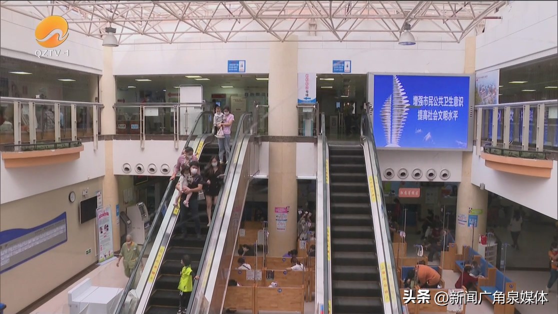 9岁的男孩老是舔嘴唇怎么回事,男童习惯舔嘴唇什么原因