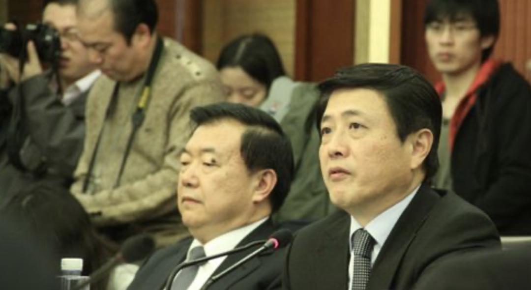 落马领导的特殊癖好：一边喝茅台，一边看俄罗斯小姐表演水上芭蕾