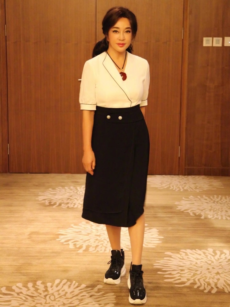 35届金鸡百花电影节刘晓庆奚美娟,第35届金鸡奖刘晓庆奚美娟红毯