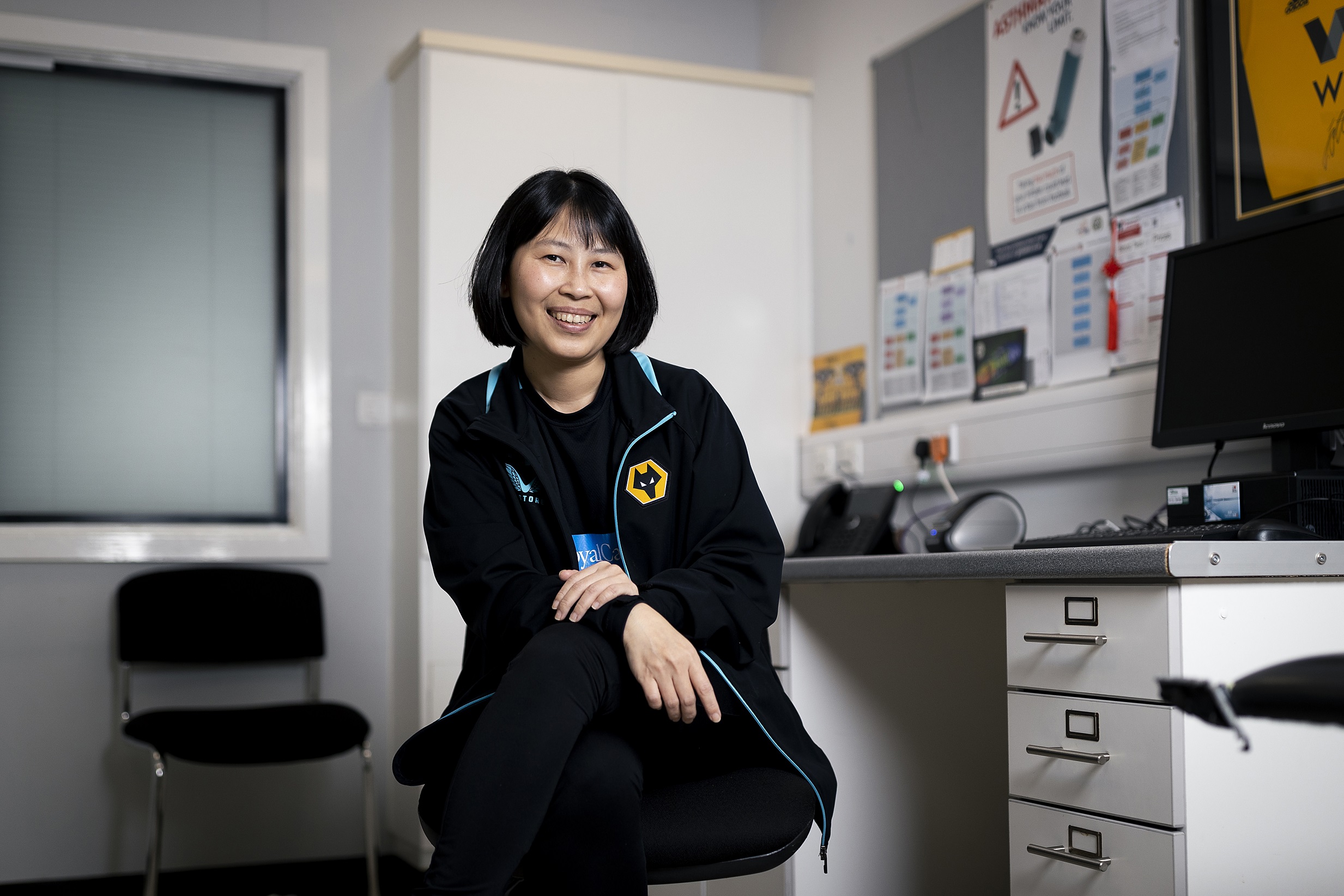 狼队女性力量：来自缅甸的女队医KaiWin