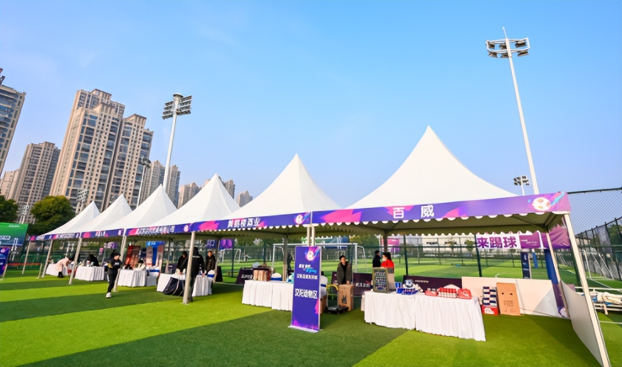 孩子很喜欢踢足球是不是要鼓励他,为什么对一个孩子着迷踢足球