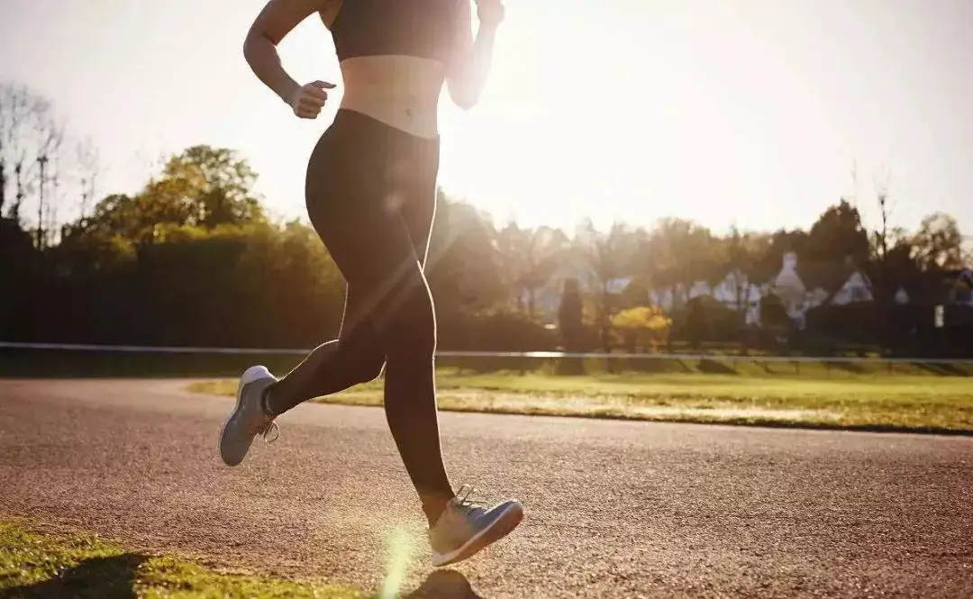 膝关节僵硬走路膝盖伸不直,走路时候膝盖突然软一下什么原因