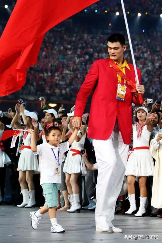 中国男篮为国争光,中国男篮靠谁崛起