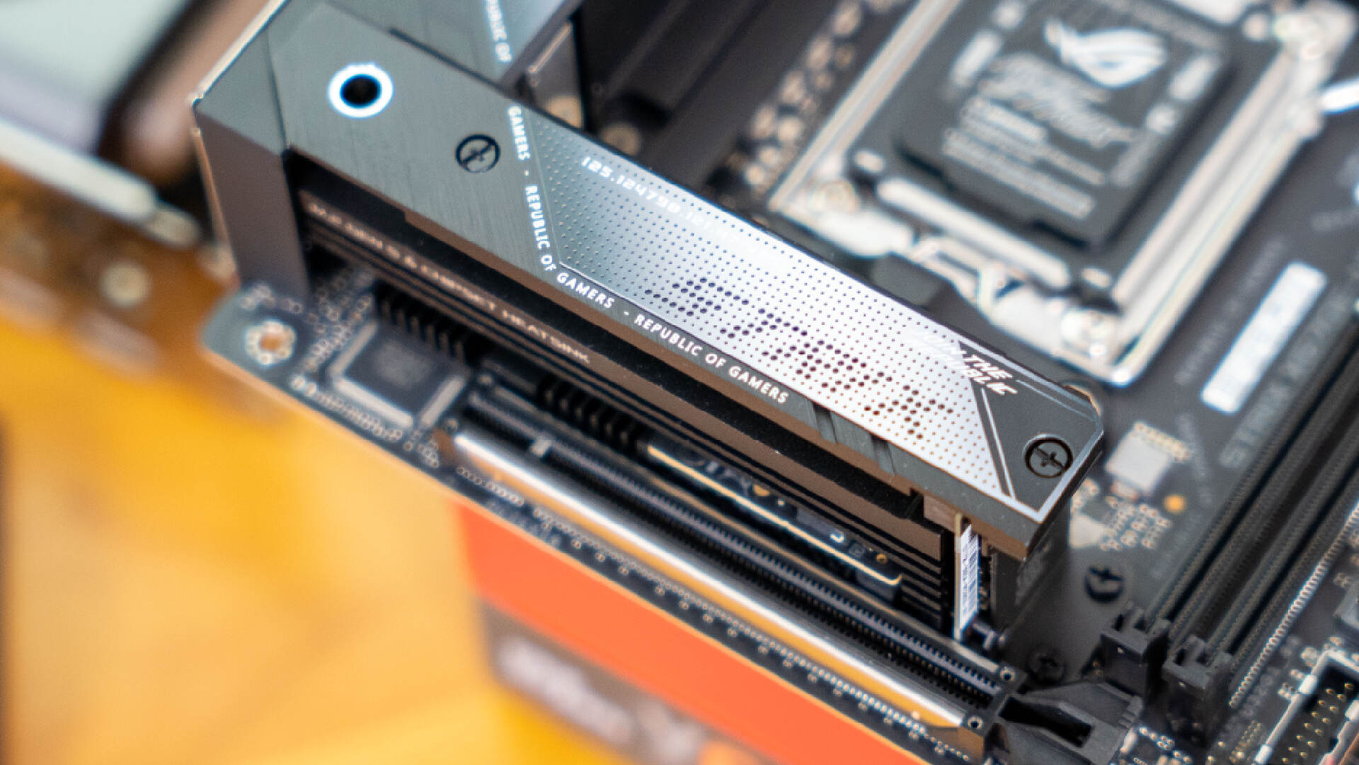 amd最新移动处理器锐龙7000,amd发布锐龙7000处理器价格