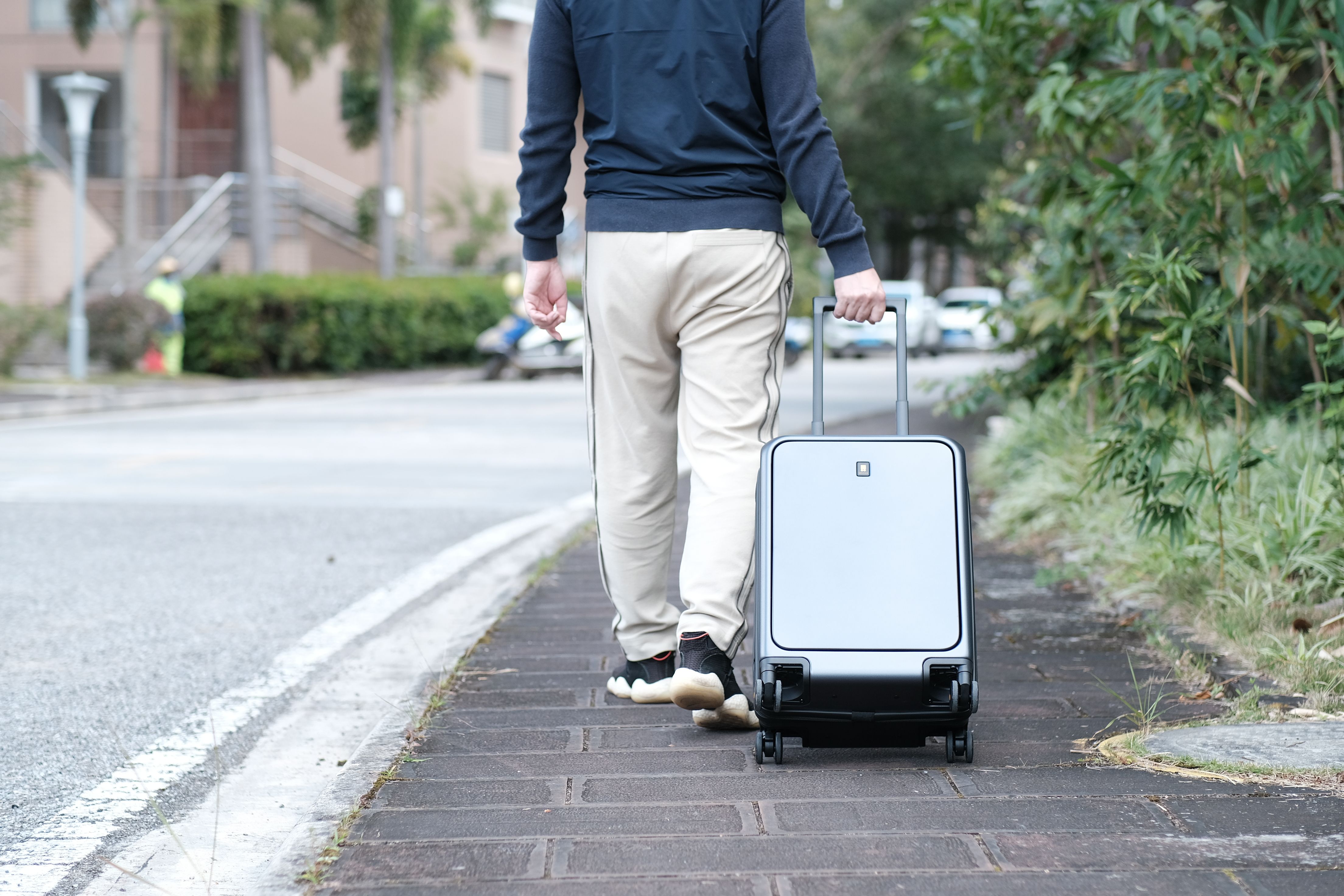 陪你走过人生四季，地平线8号ONETOUCH前开门行李箱测评