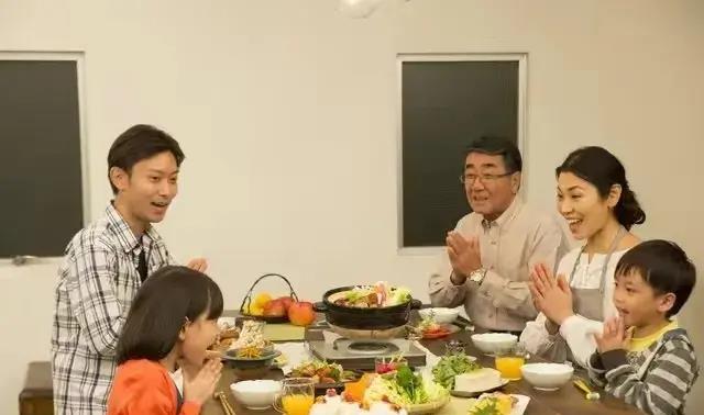 月子岳母惊现弟媳,丈夫痛哭失财失爱